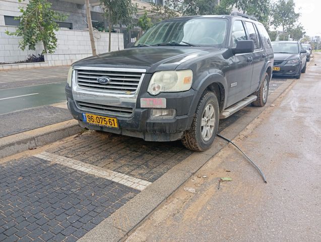 מודעת רכב פורד אקספלורר