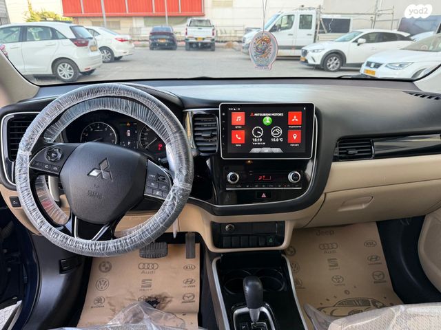 מיצובישי אאוטלנדר