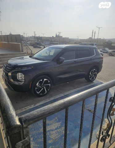 מיצובישי אאוטלנדר