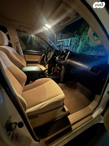 טויוטה לנד קרוזר