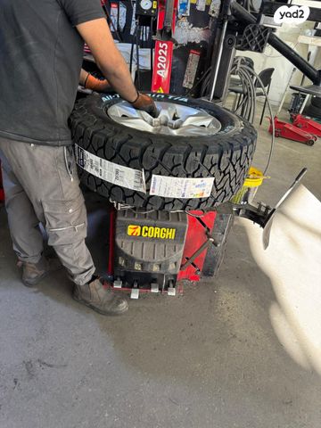 טויוטה לנד קרוזר