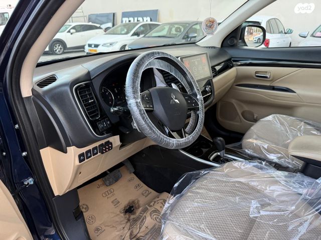 מיצובישי אאוטלנדר