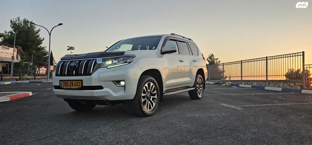 טויוטה לנד קרוזר