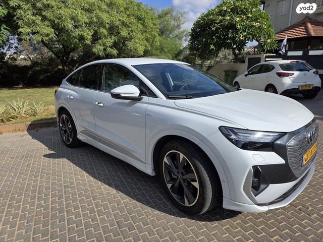 מודעת רכב אאודי Q4 e-tron