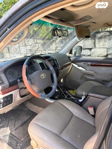 טויוטה לנד קרוזר