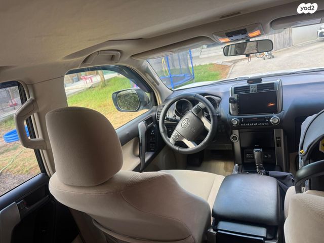 טויוטה לנד קרוזר