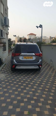 מיצובישי אאוטלנדר