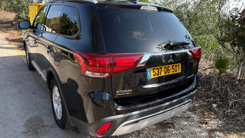 מיצובישי אאוטלנדר