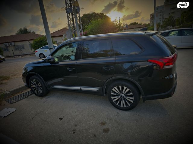 מיצובישי אאוטלנדר