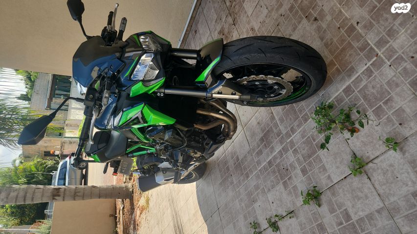 מודעת רכב קאוואסאקי Z900
