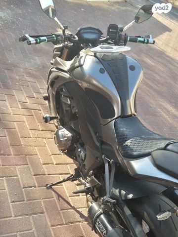 קאוואסאקי Z1000 ABS