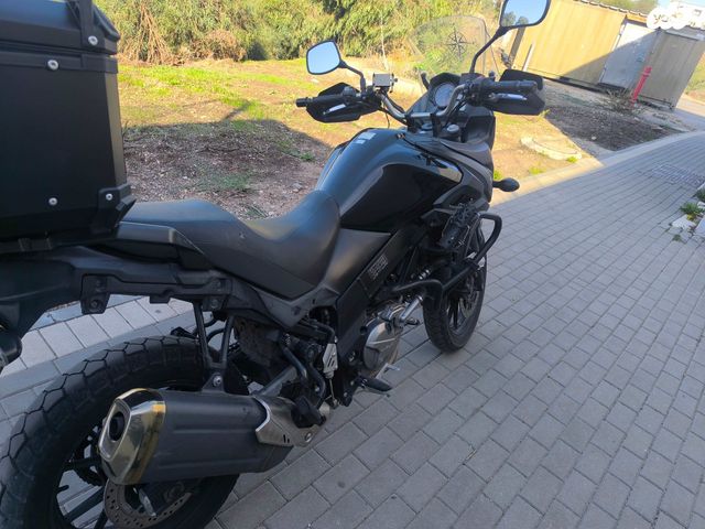 סוזוקי DL650A וי-סטרום