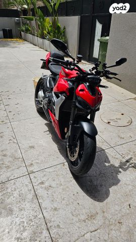 דוקאטי סטריטפייטר