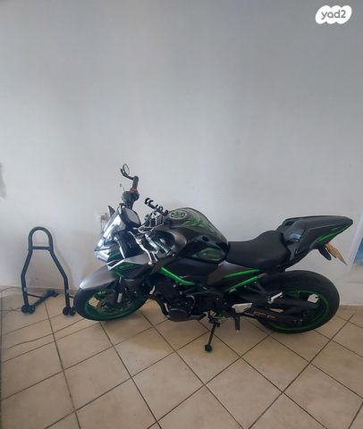 קאוואסאקי Z900