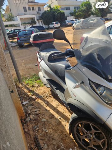 פיאג'ו MP3 300 LT