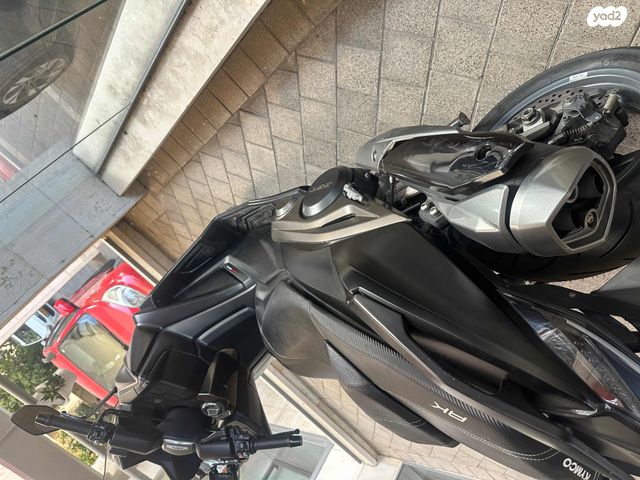 מודעת רכב קימקו AK 550