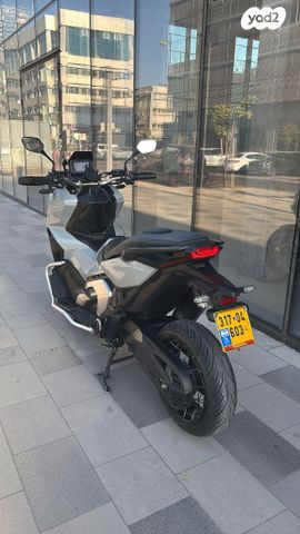 הונדה X-ADV750