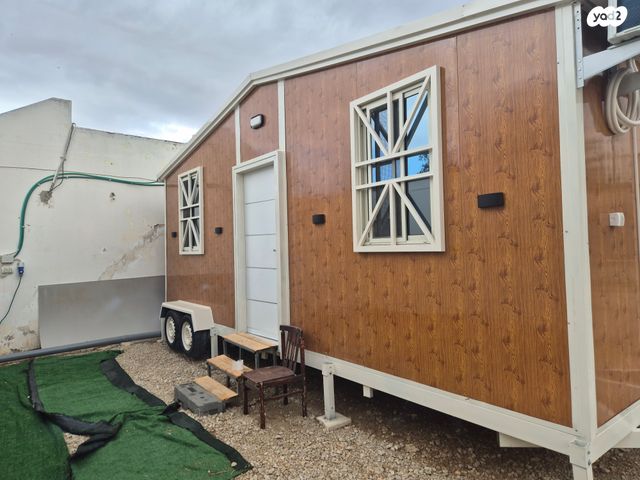 מודעת רכב נגרר (קראוון נגרר)