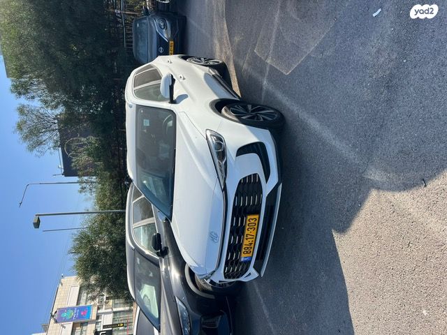 מודעת רכב אם ג'י ZS