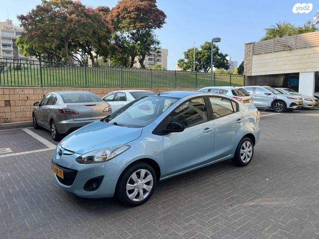 מודעת רכב מאזדה 2