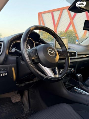 מאזדה 3