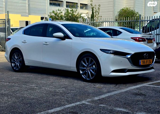 מודעת רכב מאזדה 3