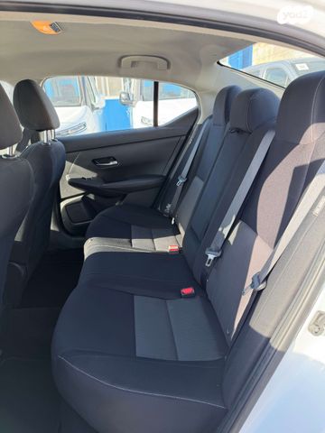 ניסאן סנטרה