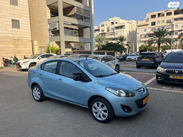 מודעת רכב מאזדה 2