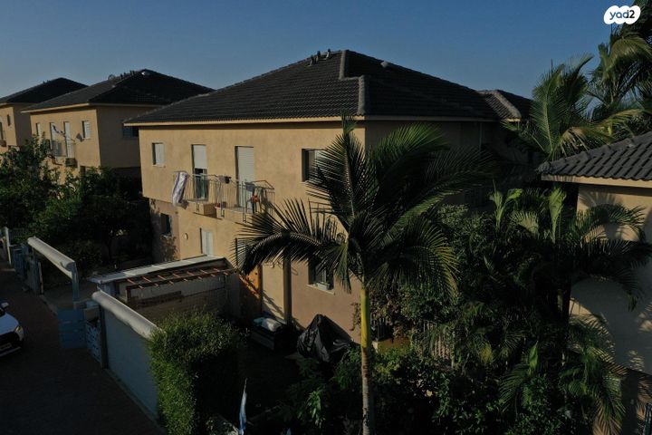 דו משפחתי, ד"ר הוגו הסנר 11, גבעת העיריות, גדרה