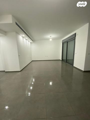 דירה, שרה אהרונסון 5, גדרה מזרח, גדרה