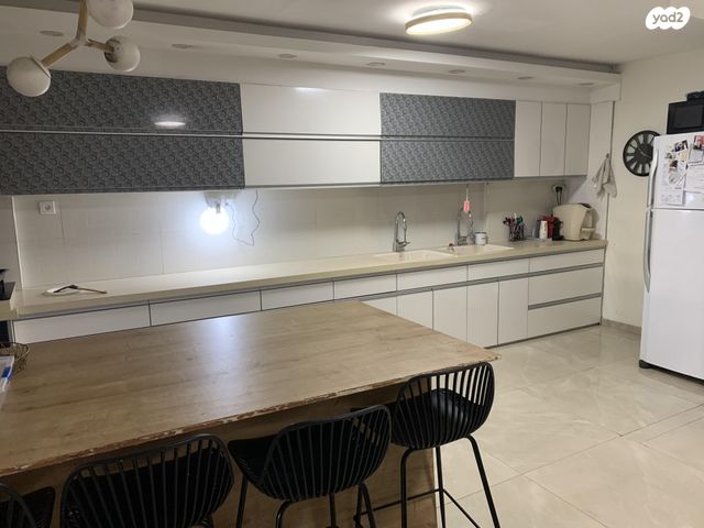 דירה, הרב שמואל רוזובסקי 14, רובע ג', אשדוד