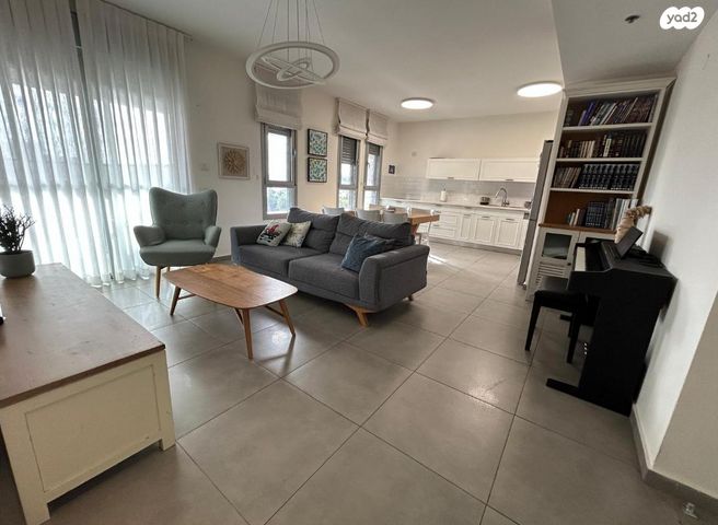 דרך מנחם בגין 67