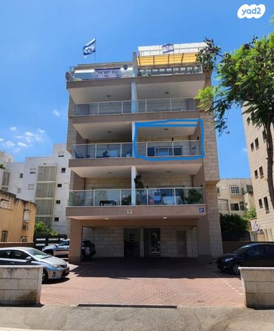 שדרות ירושלים 21