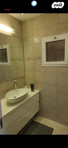 דירה, ירושלים 74, לב העיר, בת ים