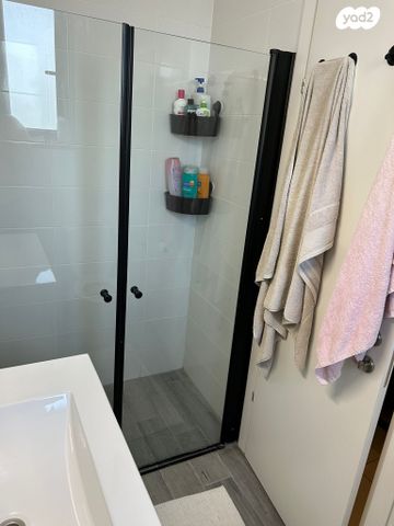 דירה, רועי קליין 10, קרית קריניצי, רמת גן