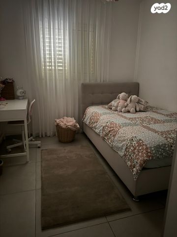 דירה, הרב אברהם קוק 19, השחר, דימונה