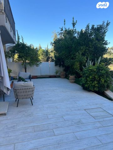 דו משפחתי, דרור 6, נווה מנחם, גבעת זאב