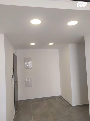 דירה, ספיר 23, אבני חן, חריש