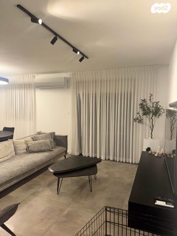 גולדה מאיר 4