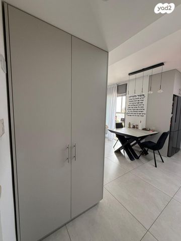 דירה, נעמי שמר 10, נאות שמיר, יבנה