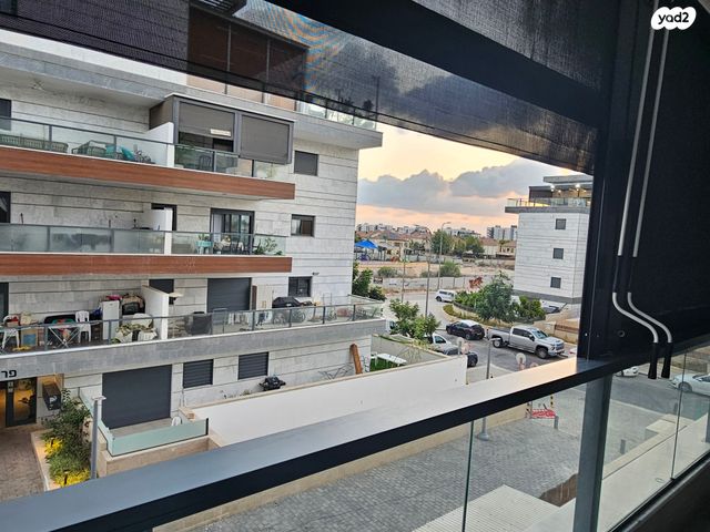 דירה, שיר השירים 56, גן יבנה מערב, גן יבנה