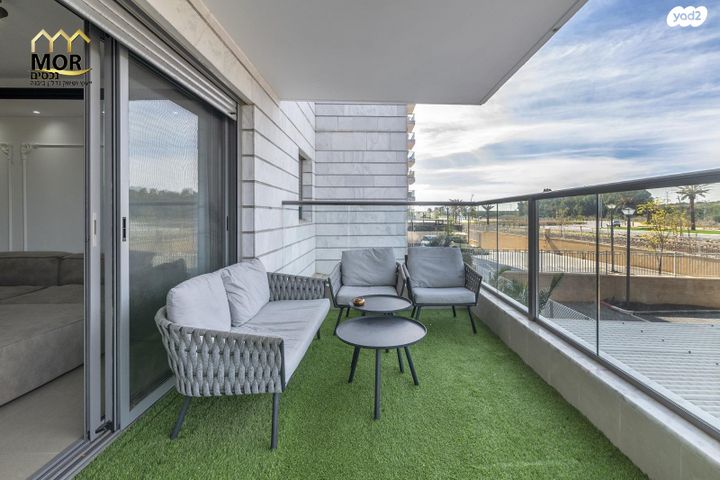 דירה, דבורה עומר 12, נאות שמיר, יבנה