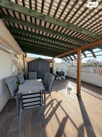 גג/ פנטהאוז, קרית שמונה 9, קרית שרת מערב, חולון