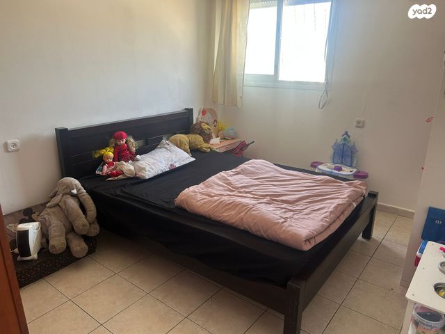 שדרות צפריר 11