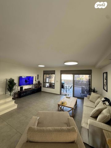 דופלקס, הארי השואג 16, גבעת הרקפות, גבעת תל חי, קרית אתא