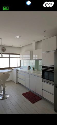 דירה, ירושלים 74, לב העיר, בת ים