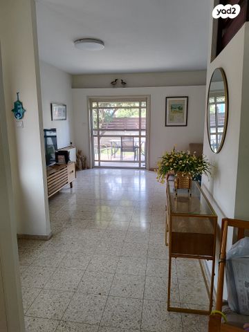 דו משפחתי, הרב קוק 40, שכונת האוצר, חדרה