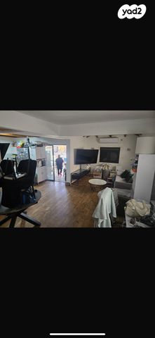 רחבעם זאבי 56