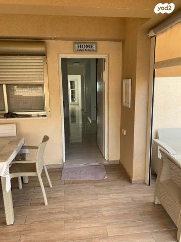 דו משפחתי, נחל פארן 34, גוונים, מצפה רמון