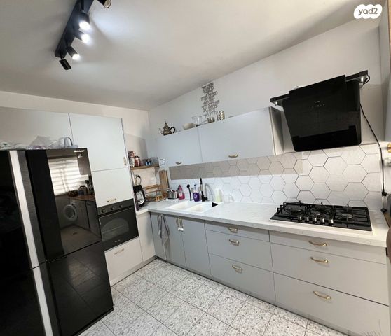 דירה, אברהם בן שושן 50, נווה אלון, עכו